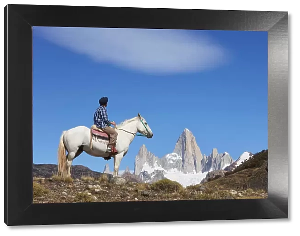 A gaucho of the Estancia Bonanza looking at Mount Fitz Roy, El Chalten, Argentina. (MR)