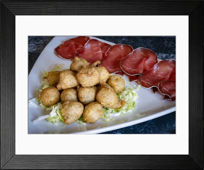 Framed Print : Crispy buckwheat pancakes known as Sciatt with Bresaola, typical food of Valtellina Framed Print : Crispy buckwheat pancakes known as Sciatt with Bresaola, typical food of Valtellina