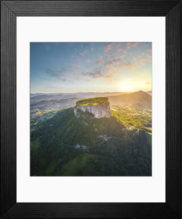 Framed Print : Pietra di Bismantova, Castelnuovo nei Monti, Reggio Emilia province, Emilia Romagna