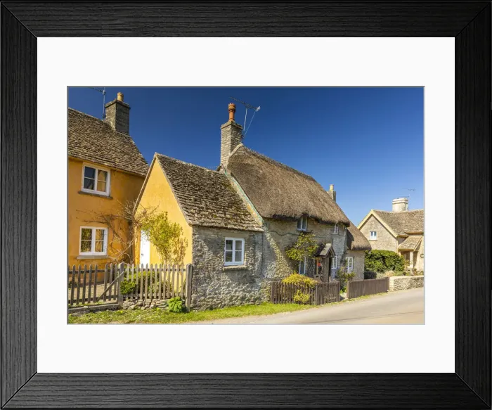 Framed Print : Thatched cottage, Badminton, Gloucester, England Framed Print : Thatched cottage, Badminton, Gloucester, England