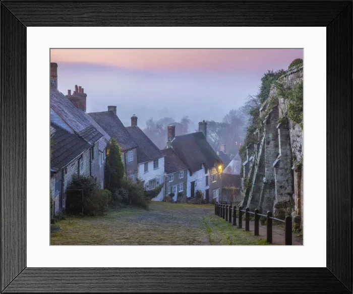 Framed Print : Gold Hill at dawn, Shaftesbury, Dorset, England, UK Framed Print : Gold Hill at dawn, Shaftesbury, Dorset, England, UK