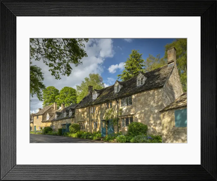 Framed Print : Pretty cottages in the Cotswold village of Snowshill, Worcestershire, England Framed Print : Pretty cottages in the Cotswold village of Snowshill, Worcestershire, England