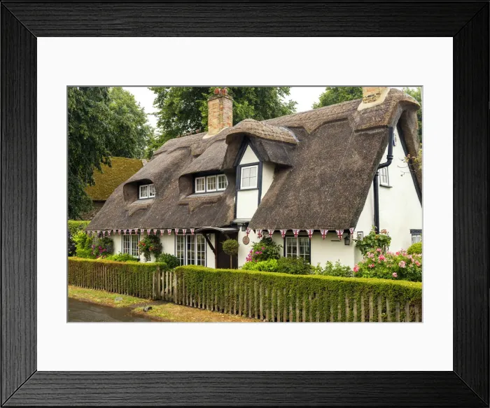 Framed Print : Thatched Cottage, Houghton, Cambridgeshire, England