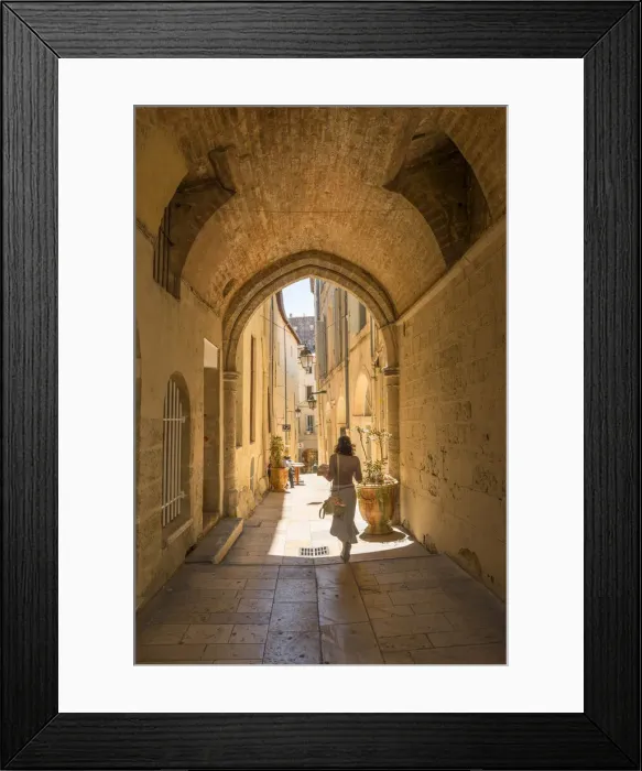 Framed Print : Alley in the old town of Montpellier, Longuedoc-Roussillon, Herauls, France