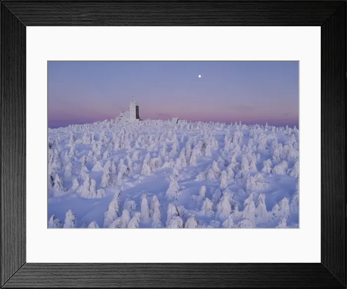 Framed Print : View of Snow-covered Fichtelberghaus in the evening, winter on the Fichtelberg Framed Print : View of Snow-covered Fichtelberghaus in the evening, winter on the Fichtelberg