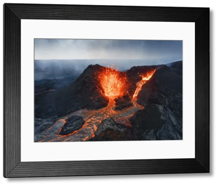 Framed Print : Fagradalsfjall volcano eruption. Geldingaldalir, Reykjanes Peninsula, Iceland Framed Print : Fagradalsfjall volcano eruption. Geldingaldalir, Reykjanes Peninsula, Iceland