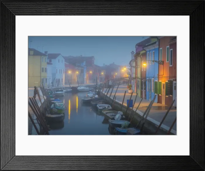 Framed Print : El Caago ('fog'in local dialect) surrounded the small island of Burano Framed Print : El Caago ('fog'in local dialect) surrounded the small island of Burano