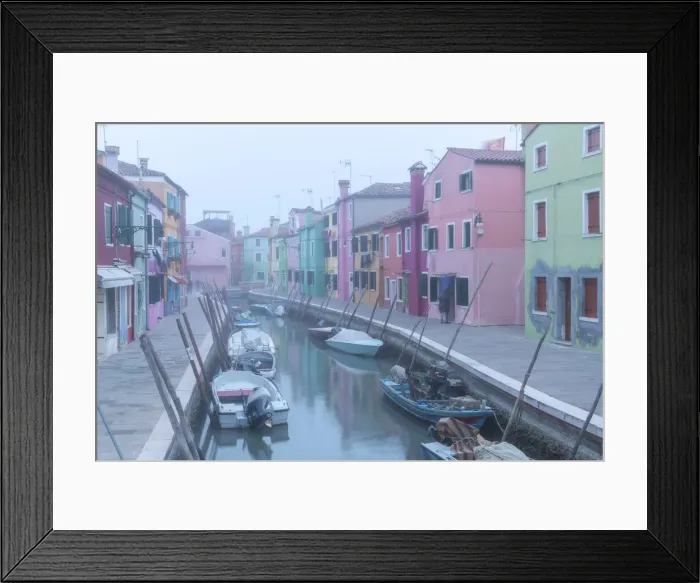 Framed Print : El Caago ('fog'in local dialect) surrounded the small island of Burano Framed Print : El Caago ('fog'in local dialect) surrounded the small island of Burano