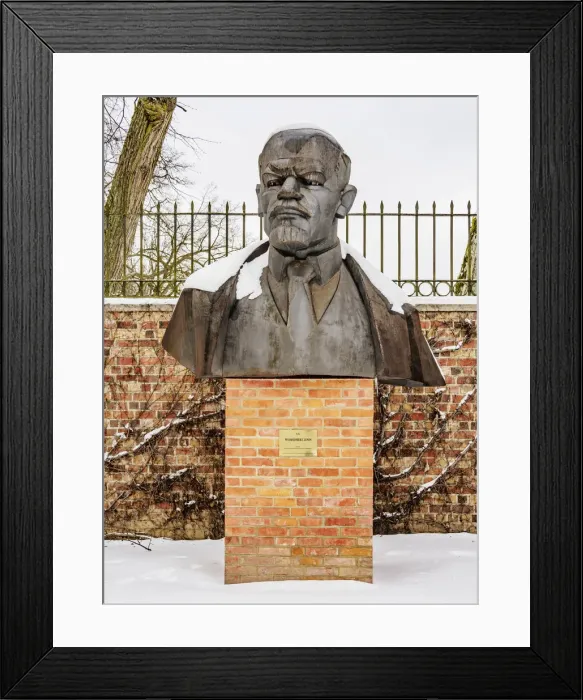 Framed Print : Vladimir Ilyich Ulyanov Lenin Monument in Socialist Realism Museum next to the Zamoyski Framed Print : Vladimir Ilyich Ulyanov Lenin Monument in Socialist Realism Museum next to the Zamoyski