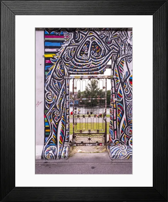 Framed Print : East Side gallery (on a section of the Berlin Wall), Berlin, Germany Framed Print : East Side gallery (on a section of the Berlin Wall), Berlin, Germany