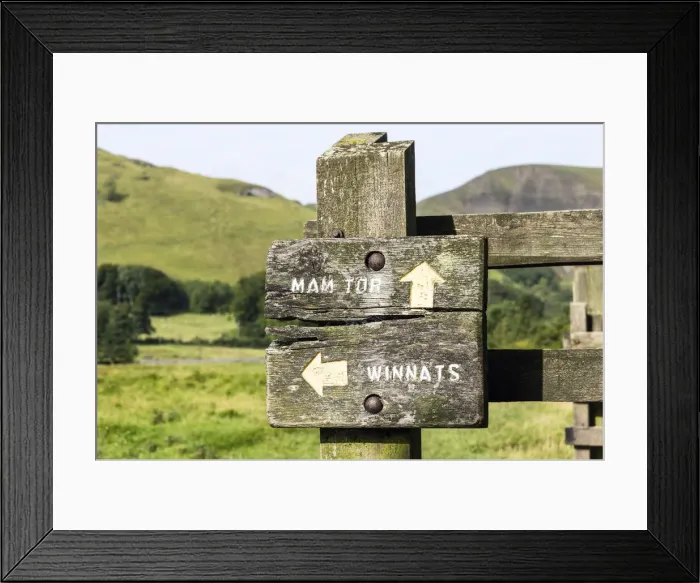 Framed Print : A public footpath sign near Castleton, Peak District National Park, Derbyshire, England Framed Print : A public footpath sign near Castleton, Peak District National Park, Derbyshire, England