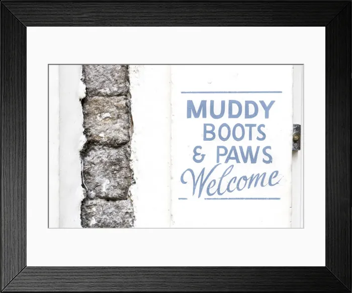 Framed Print : Dog friendly pub in Castleton, Peak District National Park, Derbyshire, England Framed Print : Dog friendly pub in Castleton, Peak District National Park, Derbyshire, England
