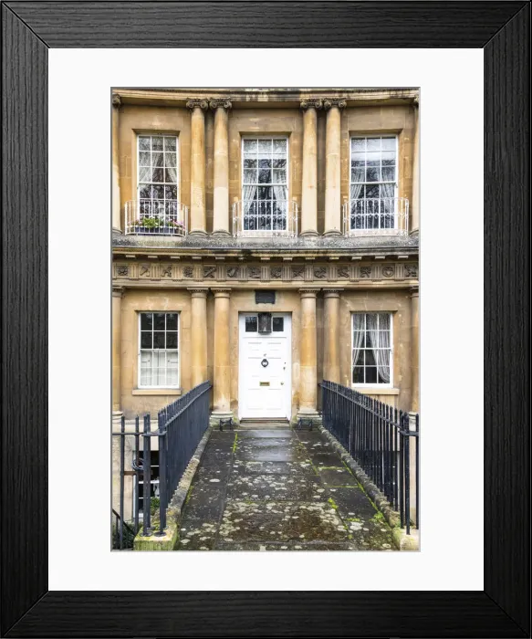 Framed Print : The Circus, a historic ring of large townhouses in Bath, Somerset, England Framed Print : The Circus, a historic ring of large townhouses in Bath, Somerset, England