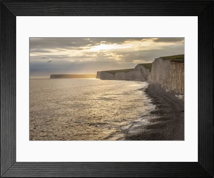 Framed Print : The Seven Sisters chalk cliffs at Birling Gap, East Sussex, England Framed Print : The Seven Sisters chalk cliffs at Birling Gap, East Sussex, England