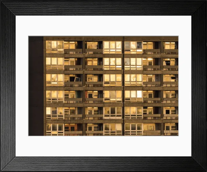 Framed Print : Exterior of the Balfron Tower, Poplar, London, UK Framed Print : Exterior of the Balfron Tower, Poplar, London, UK