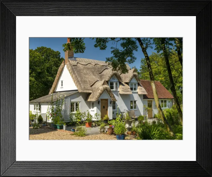 Framed Print : Thatched Cottage, near Sudbury, Suffolk, England