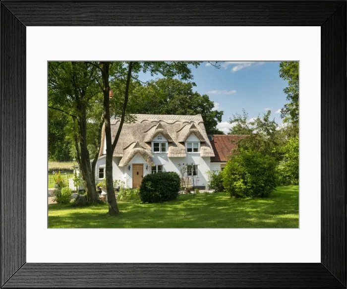Framed Print : Thatched Cottage, near Sudbury, Suffolk, England