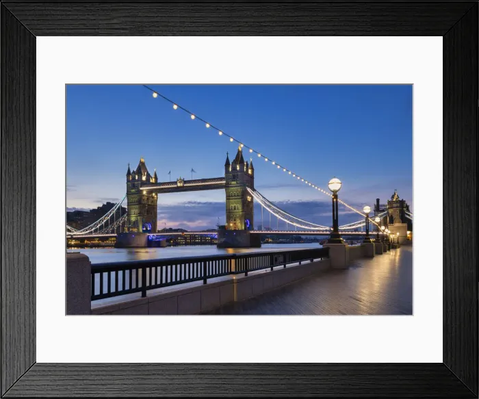 Framed Print : Tower Bridge at Dawn, London, England Framed Print : Tower Bridge at Dawn, London, England