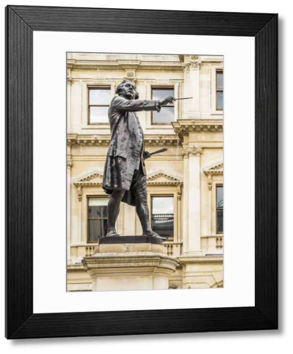 Framed Print : Statue of Sir Joshua Reynolds at The Royal Academy of Arts, Burlington House, Mayfair Framed Print : Statue of Sir Joshua Reynolds at The Royal Academy of Arts, Burlington House, Mayfair