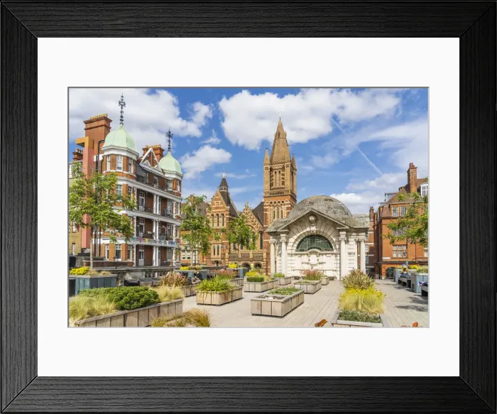 Framed Print : Brown Hart Gardens, Mayfair, London, England, Uk Framed Print : Brown Hart Gardens, Mayfair, London, England, Uk