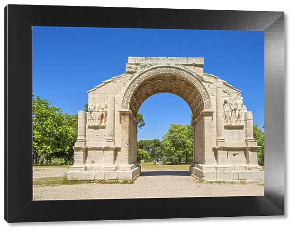 Arch of Triumph, ancient Roman site of Glanum, Saint Remy de Provence, Les Alpilles, Bouches du Rhone, Provence Cote d'Azur, France, Europe