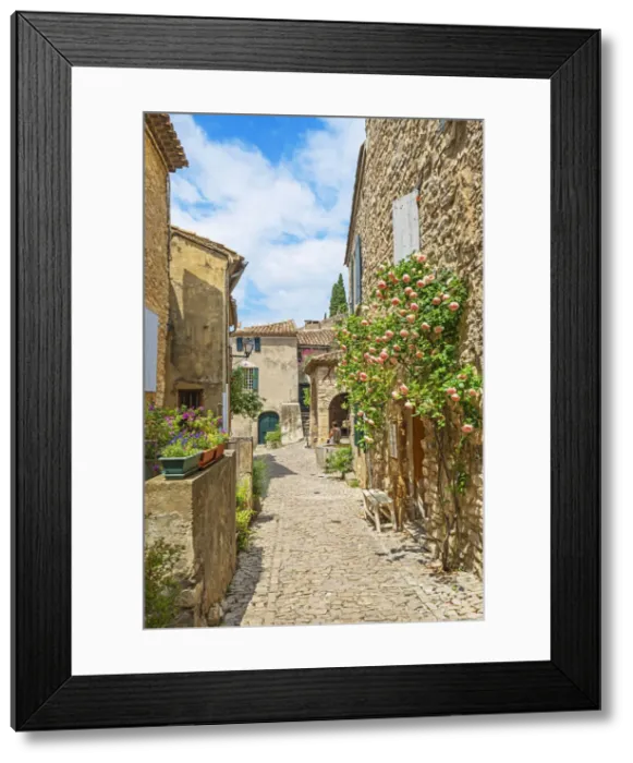 Framed Print : Alley at Seguret, Seguret, Vaucluse, Provence-Alpes-Cotes d'Azur, France Framed Print : Alley at Seguret, Seguret, Vaucluse, Provence-Alpes-Cotes d'Azur, France
