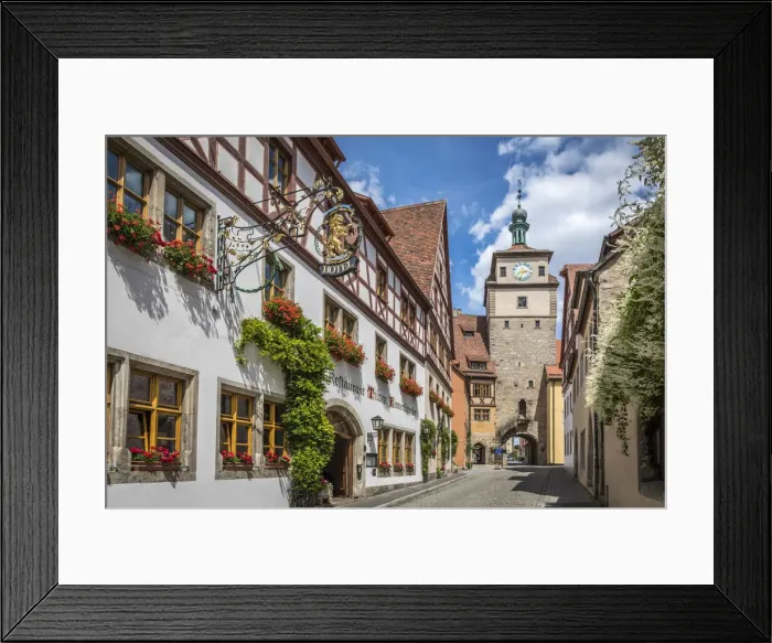 Framed Print : Georgengasse and White Tower in the old town of Rothenburg ob der Tauber Framed Print : Georgengasse and White Tower in the old town of Rothenburg ob der Tauber