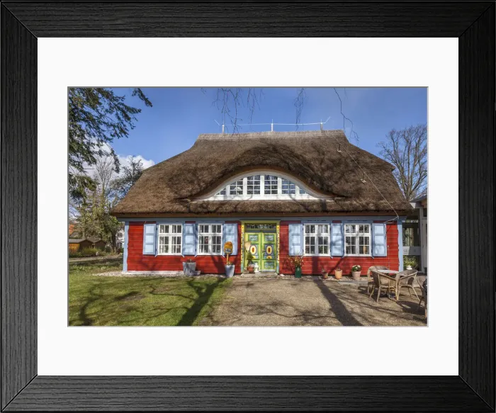 Framed Print : Historic thatched roof house in Prerow, Mecklenburg-Western Pomerania, Northern Germany Framed Print : Historic thatched roof house in Prerow, Mecklenburg-Western Pomerania, Northern Germany