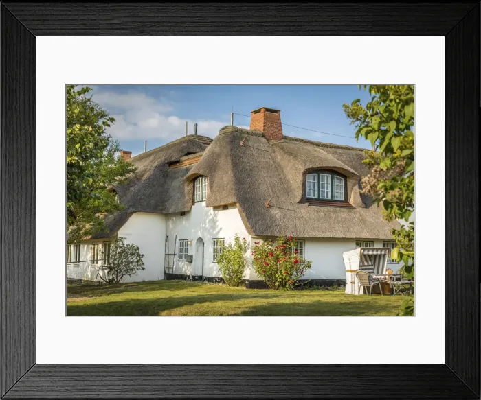 Framed Print : Historic thatched courtyard in Keitum, Sylt, Schleswig-Holstein, Germany Framed Print : Historic thatched courtyard in Keitum, Sylt, Schleswig-Holstein, Germany