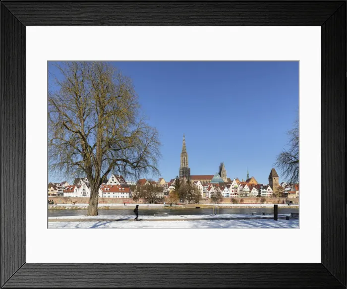 Framed Print : View over Danube River to the old town with the cathedral of Ulm, Baden-Wurttemberg, Germany Framed Print : View over Danube River to the old town with the cathedral of Ulm, Baden-Wurttemberg, Germany