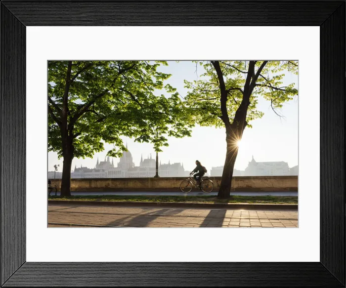 Framed Print : Sunrise behind the Hungarian Parliament Building, Budapest, Hungary Framed Print : Sunrise behind the Hungarian Parliament Building, Budapest, Hungary