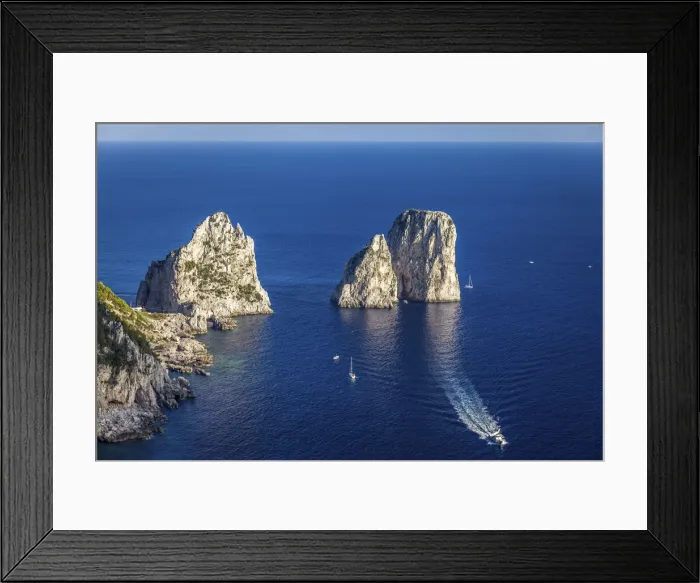 Framed Print : View to the Faraglione rocks on Capri, Gulf of Naples, Campania, Italy Framed Print : View to the Faraglione rocks on Capri, Gulf of Naples, Campania, Italy