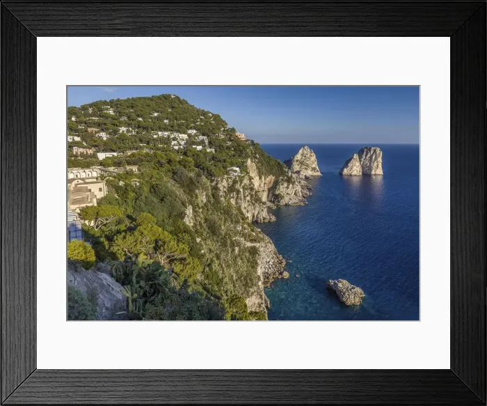 Framed Print : View to the Faraglione rocks on Capri, Gulf of Naples, Campania, Italy Framed Print : View to the Faraglione rocks on Capri, Gulf of Naples, Campania, Italy