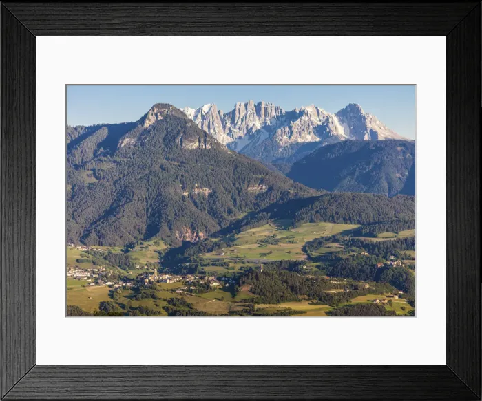 Framed Print : View to the Rosengarten massif (Dolomites) with Vols am Schlern in the foreground, South Tyrol, Italy Framed Print : View to the Rosengarten massif (Dolomites) with Vols am Schlern in the foreground, South Tyrol, Italy