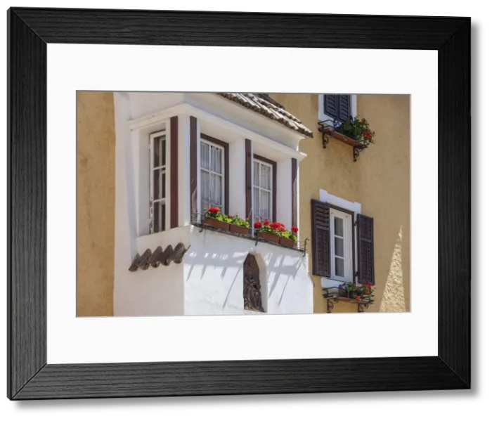 Framed Print : Historic house in the old town of Klausen in the Eisack Valley, South Tyrol, Italy Framed Print : Historic house in the old town of Klausen in the Eisack Valley, South Tyrol, Italy