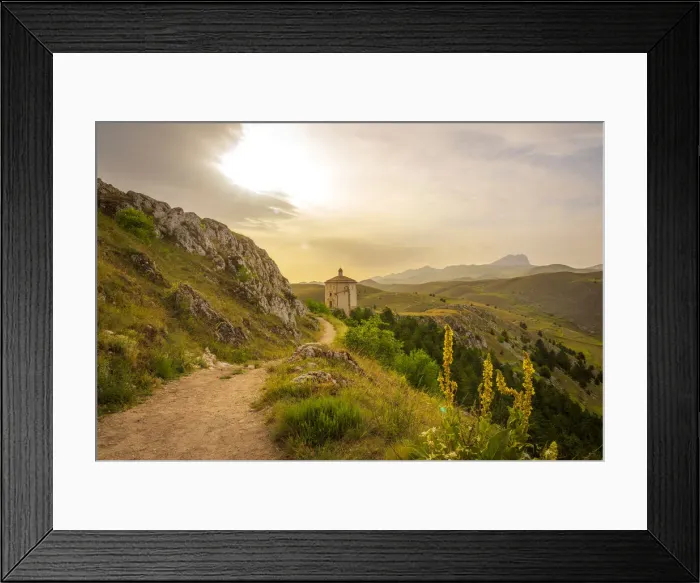 Framed Print : europe, Italy, the Abruzzi. The footpath between Rocca Calascio