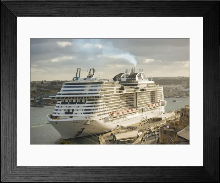 Framed Print : Cruise Ship in Grand Harbour, Valletta, Malta