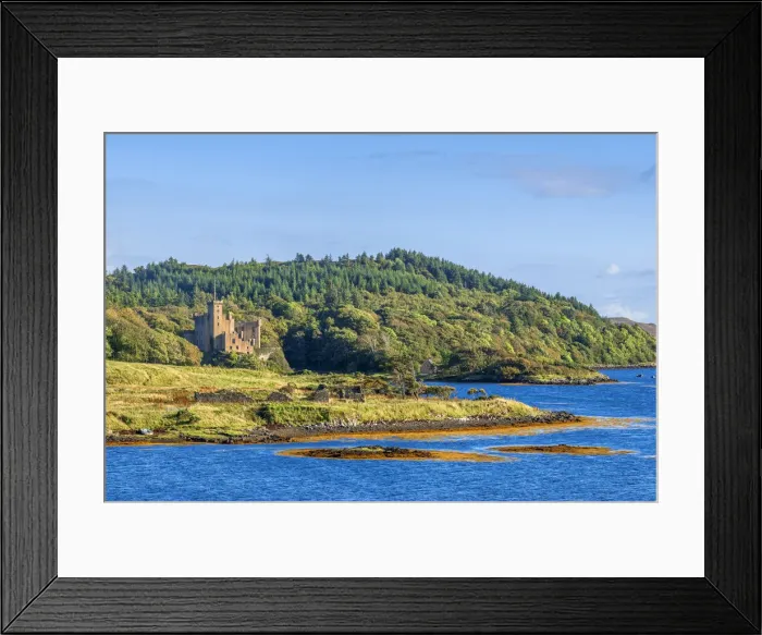 Framed Print : Loch Dunvegan with Dunvegan Castle, Isle of Skye, Inner Hebrides, Highlands, Scotland