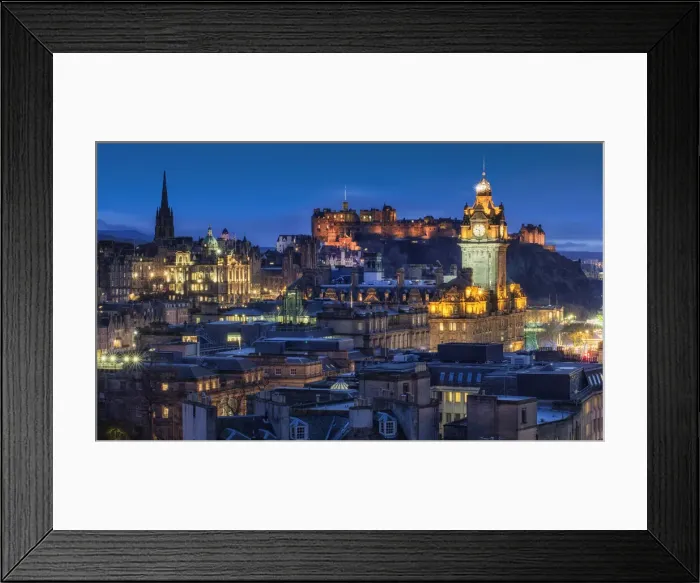 Framed Print : View from Carlton Hill on Edinburgh Old Town in the evening, City of Edinburgh, Scotland Framed Print : View from Carlton Hill on Edinburgh Old Town in the evening, City of Edinburgh, Scotland
