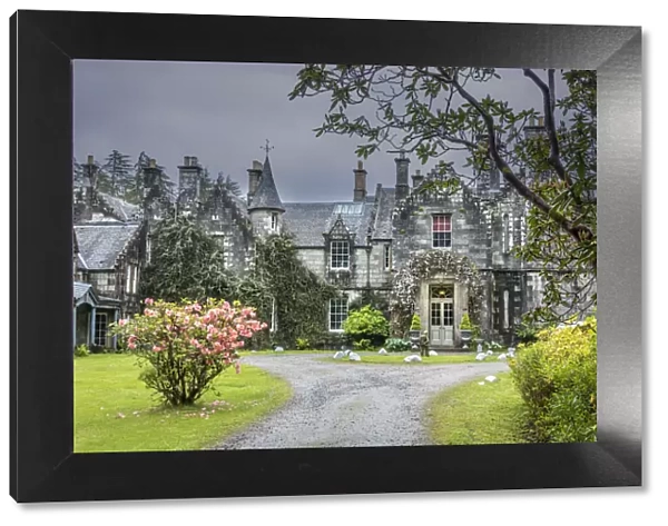 Park of the Ardanaiseig Castle Hotel, Kilchrenan, Aryll and Bute, Scotland, Great Britain