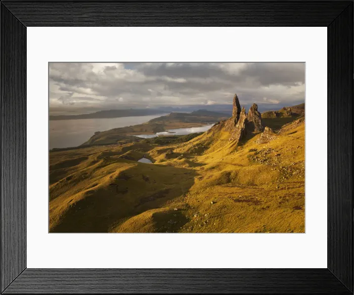 Framed Print : View from the Old Man of Storr to Inverarish Island, Trotternish Peninsula, Isle of Skye Framed Print : View from the Old Man of Storr to Inverarish Island, Trotternish Peninsula, Isle of Skye