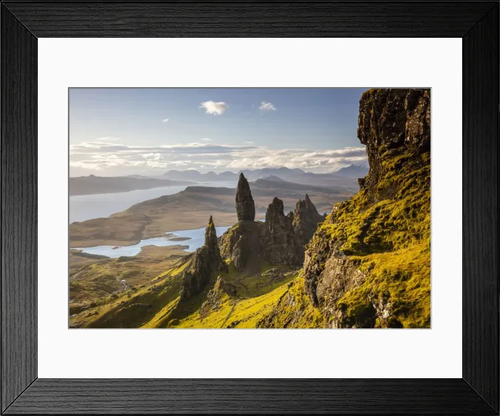 Framed Print : Old Man of Storr, Isle of Skye, Scotland Framed Print : Old Man of Storr, Isle of Skye, Scotland