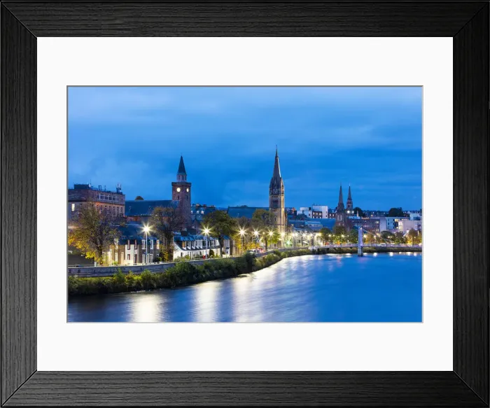 Framed Print : Free Church of Scotland, Old High Church and Greig Street Bridge on the river Ness Framed Print : Free Church of Scotland, Old High Church and Greig Street Bridge on the river Ness