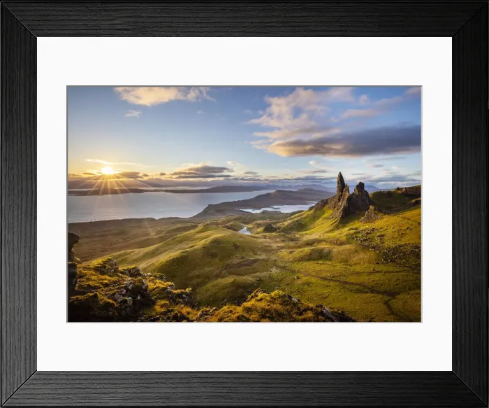 Framed Print : Old Man of Storr, Isle of Skye, Scotland Framed Print : Old Man of Storr, Isle of Skye, Scotland