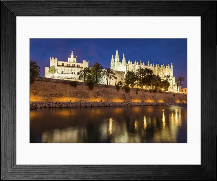 Framed Print : Palacio Real de la Almudaina and La Seu Cathedral in Palma de Mallorca, Mallorca, Spain Framed Print : Palacio Real de la Almudaina and La Seu Cathedral in Palma de Mallorca, Mallorca, Spain