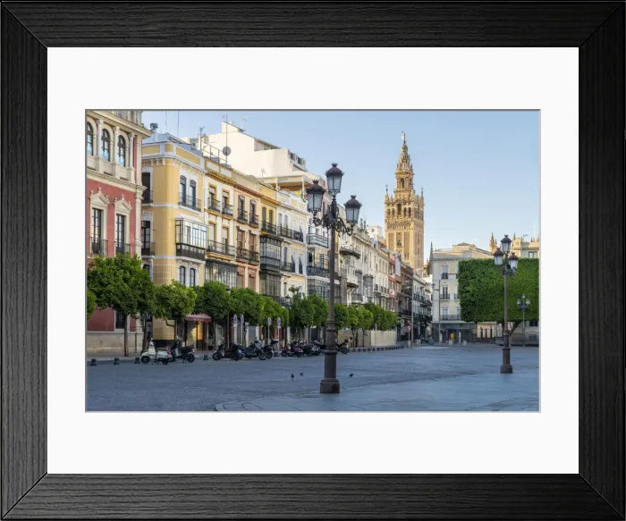 Framed Print : Plaza de San Francisco with Giralda bell tower in the background, Seville, Andalusia