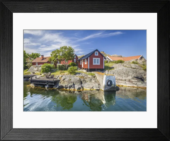 Framed Print : Summer house in Landsort on the archipelago island of Oja, Stockholm County Framed Print : Summer house in Landsort on the archipelago island of Oja, Stockholm County
