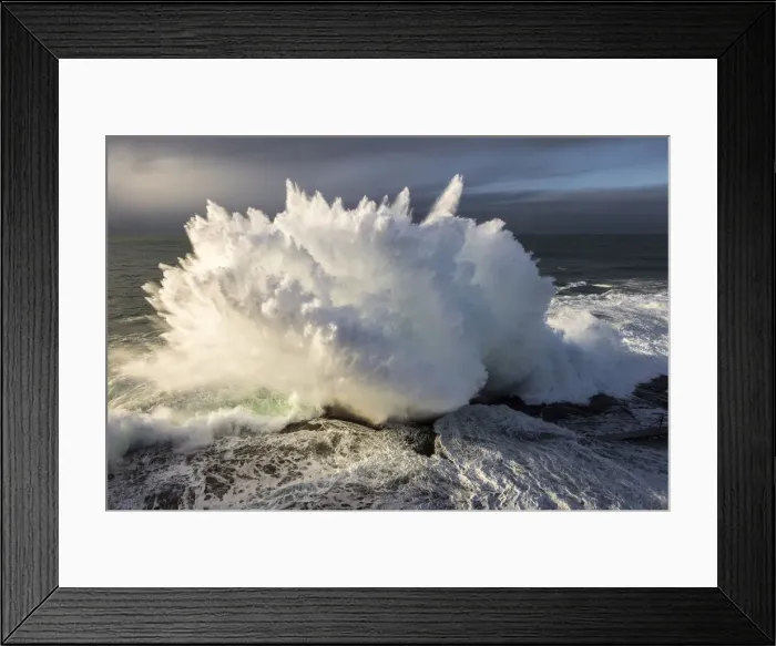 Framed Print : Waves crashing over rocks at North Curl Curl rockpool, New South Wales, Australia Framed Print : Waves crashing over rocks at North Curl Curl rockpool, New South Wales, Australia