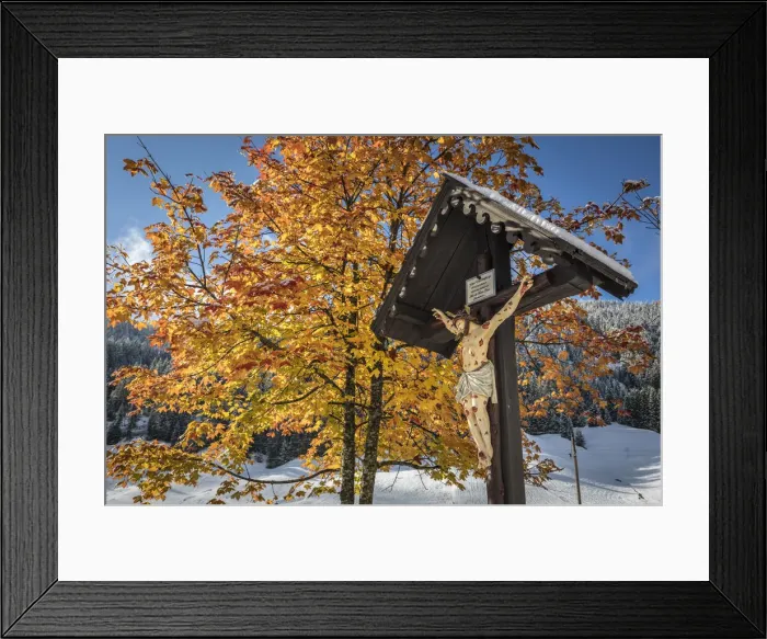 Framed Print : Christian wayside cross in Innervillgraten, Villgraten valley, East Tyrol, Austria