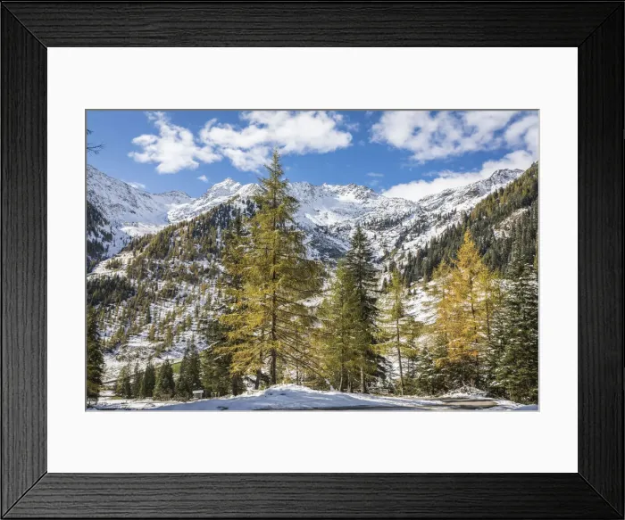 Framed Print : Valley below the Alp Oberstalleralm, Innervillgraten, Villgraten valley, East Tyrol Framed Print : Valley below the Alp Oberstalleralm, Innervillgraten, Villgraten valley, East Tyrol